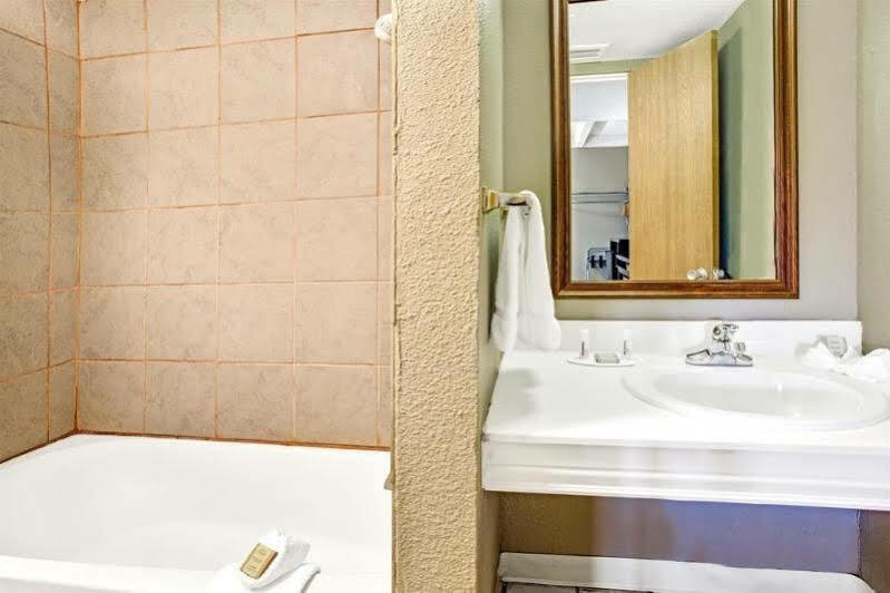 Rodeway Inn Denver Downtown Exteriör bild